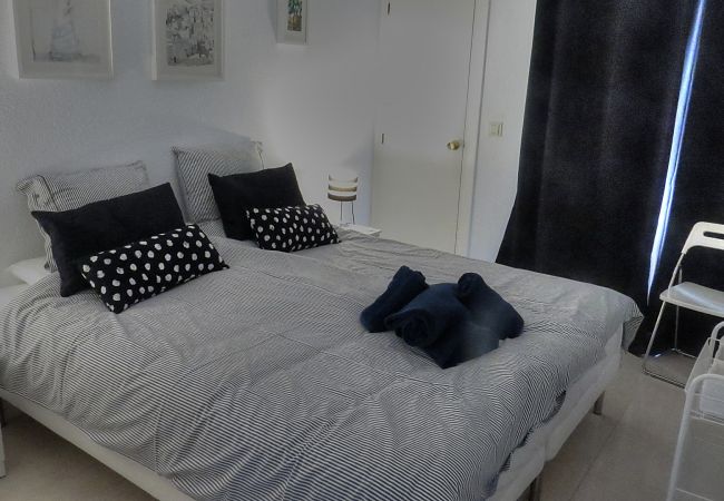 Apartment in La Herradura - 2 bed apartment with beautiful views and communal pool Apartment in La Herradura - 2 bed apartment with beautiful views and communal pool