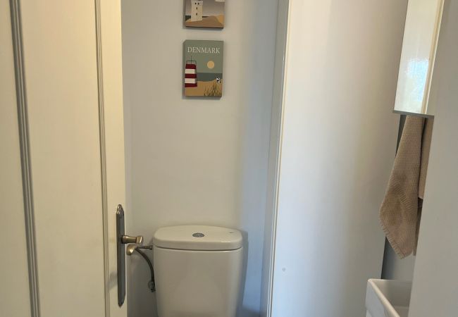Apartment in La Herradura - 2 bed ap. next to beach with communal pool and lovely views Apartment in La Herradura - 2 bed ap. next to beach with communal pool and lovely views