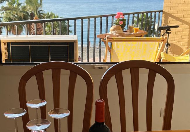 Apartment in La Herradura - 2 bed ap. next to beach with communal pool and lovely views Apartment in La Herradura - 2 bed ap. next to beach with communal pool and lovely views