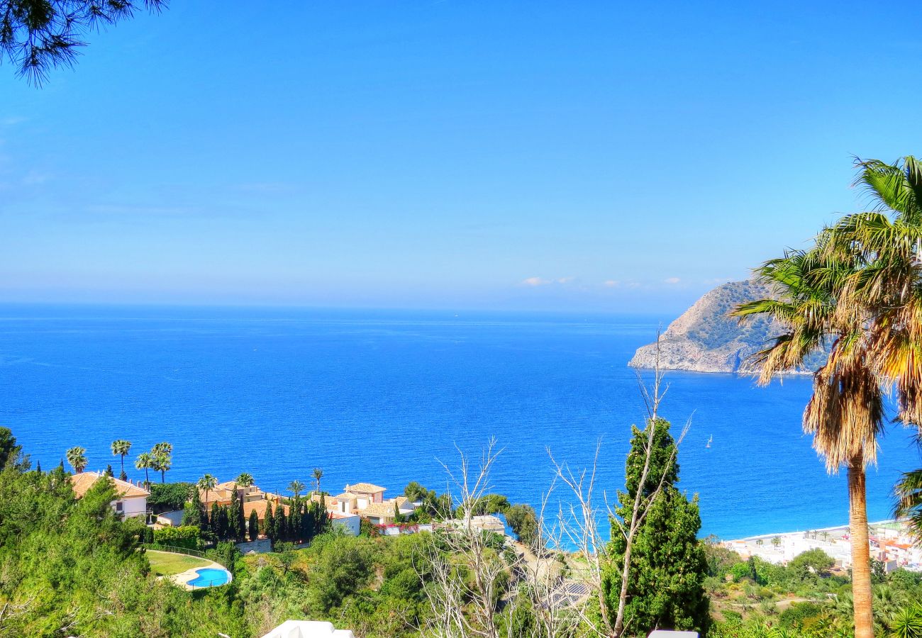 Apartment in La Herradura - 2 bed ap. next to beach with communal pool and lovely views