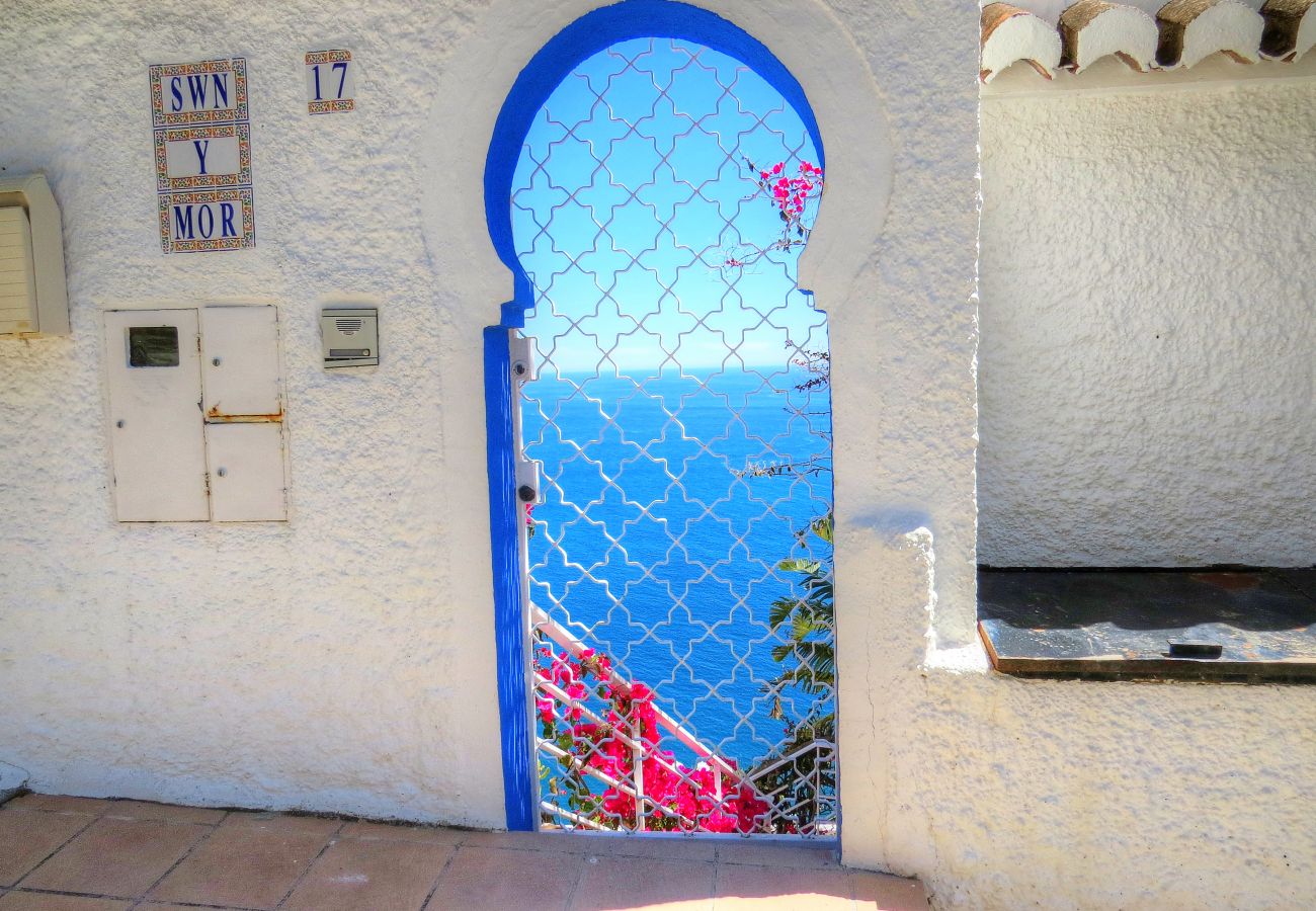 Apartment in La Herradura - 2 bed ap. next to beach with communal pool and lovely views