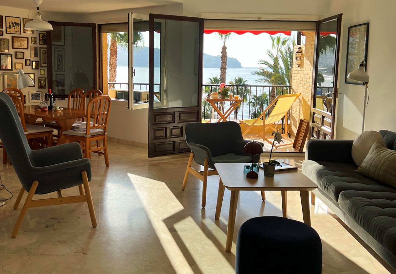 Apartment in La Herradura - 2 bed ap. next to beach with communal pool and lovely views