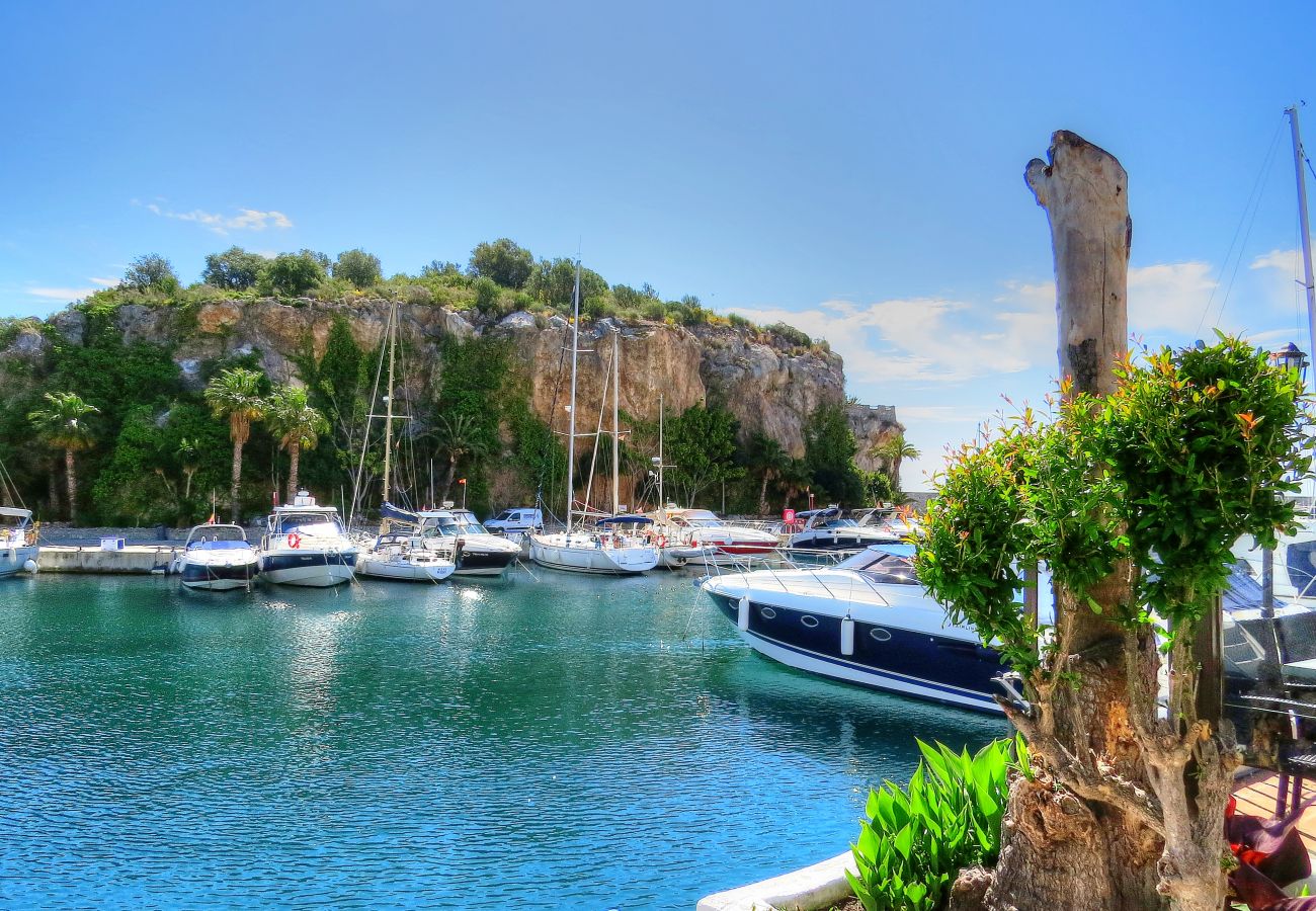 House in La Herradura - Pretty 3 bed house with views of the Marina