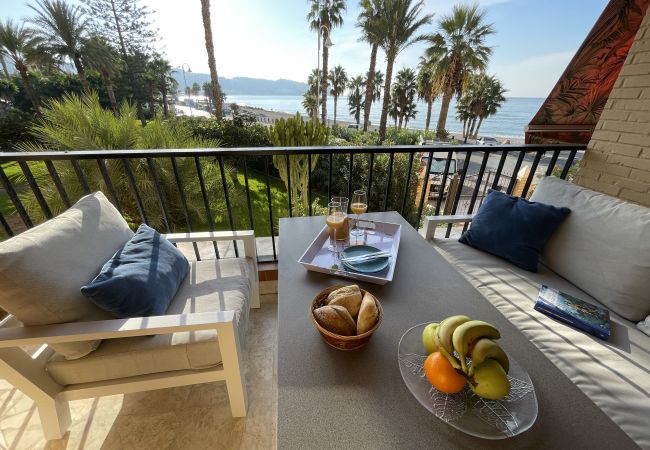 Apartment in La Herradura - 2 bedroom apartment next to the sea with great views and communal pool Apartment in La Herradura - 2 bedroom apartment next to the sea with great views and communal pool
