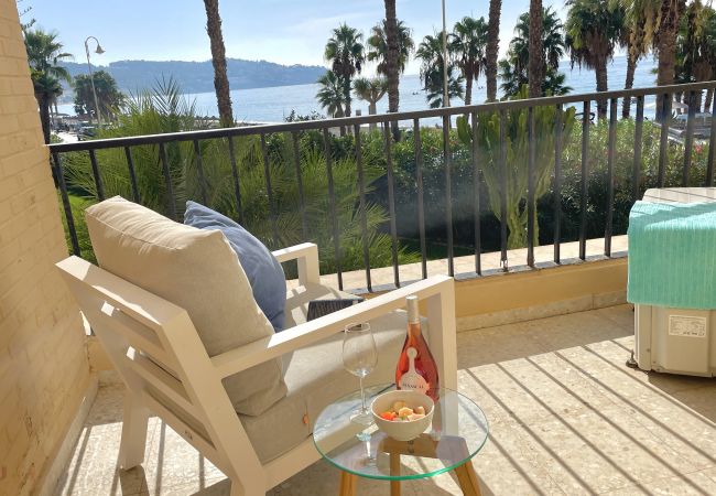 Apartment in La Herradura - 2 bedroom apartment next to the sea with great views and communal pool