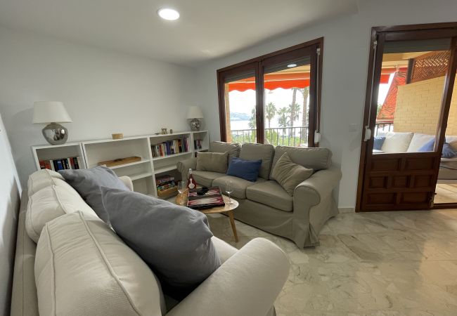 Apartment in La Herradura - 2 bedroom apartment next to the sea with great views and communal pool