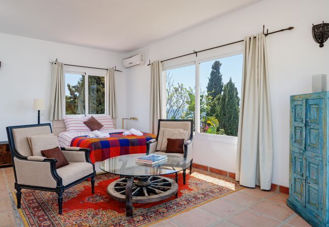 Villa in La Herradura - Fabulous 4 bedroom villa with private pool and amazing views of the bay Villa in La Herradura - Fabulous 4 bedroom villa with private pool and amazing views of the bay