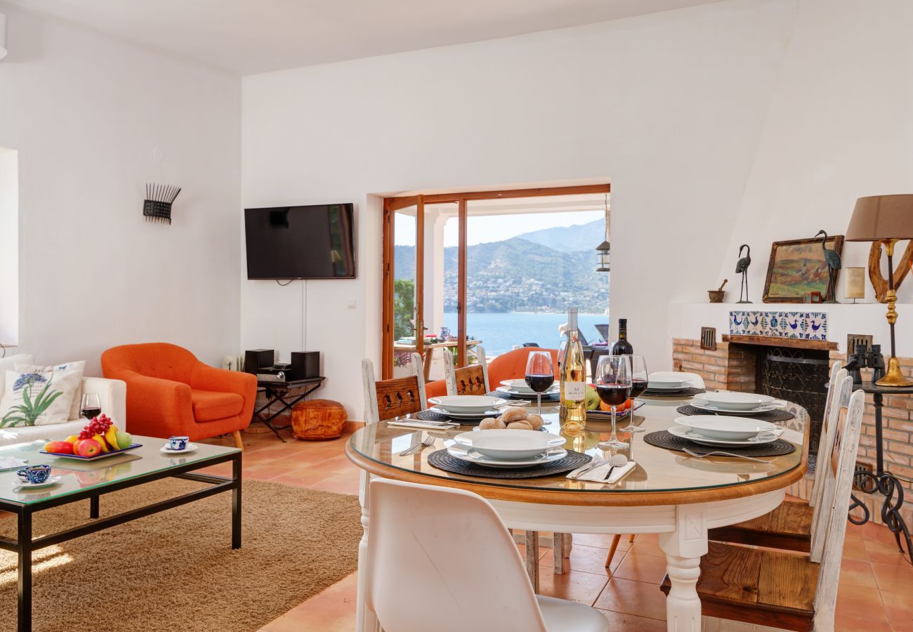 Villa in La Herradura - Fabulous 4 bedroom villa with private pool and amazing views of the bay