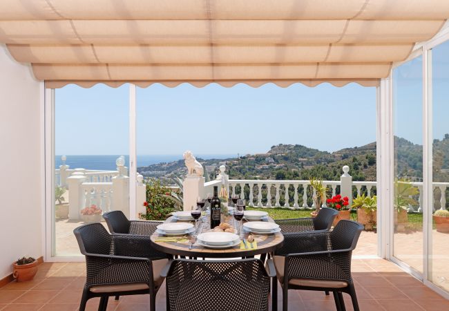 Villa in Almuñecar - Lovely 3 bedroom villa with private pool and lovely views Villa in Almuñecar - Lovely 3 bedroom villa with private pool and lovely views