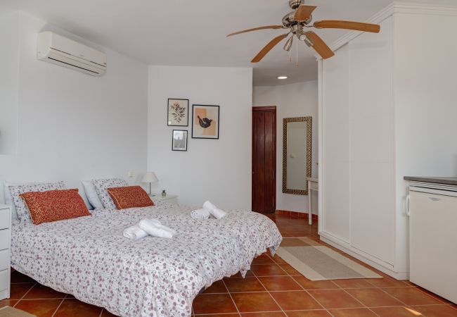 Villa in Almuñecar - Lovely 3 bedroom villa with private pool and lovely views Villa in Almuñecar - Lovely 3 bedroom villa with private pool and lovely views