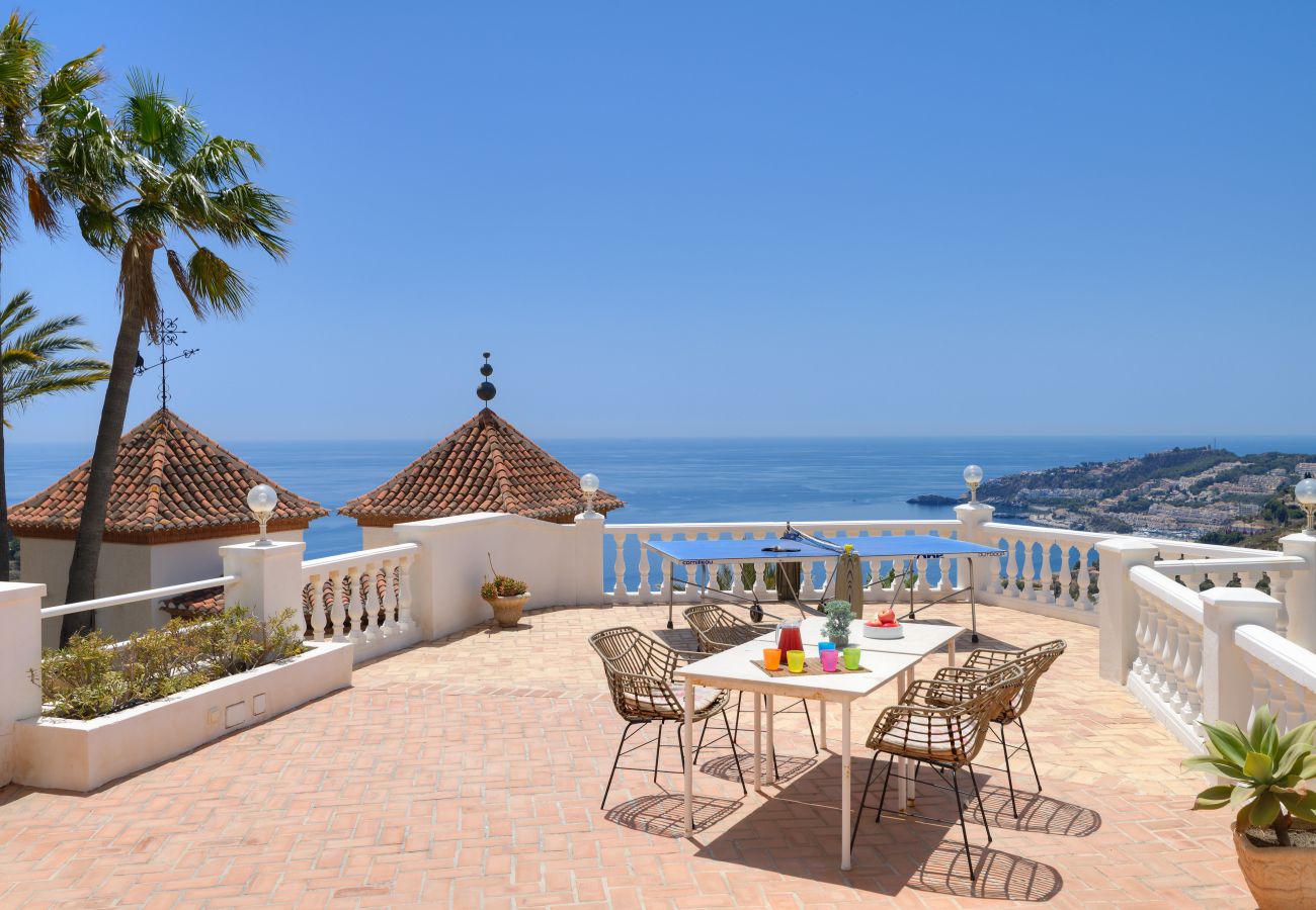 Villa in Almuñecar - Lovely 3 bedroom villa with private pool and lovely views