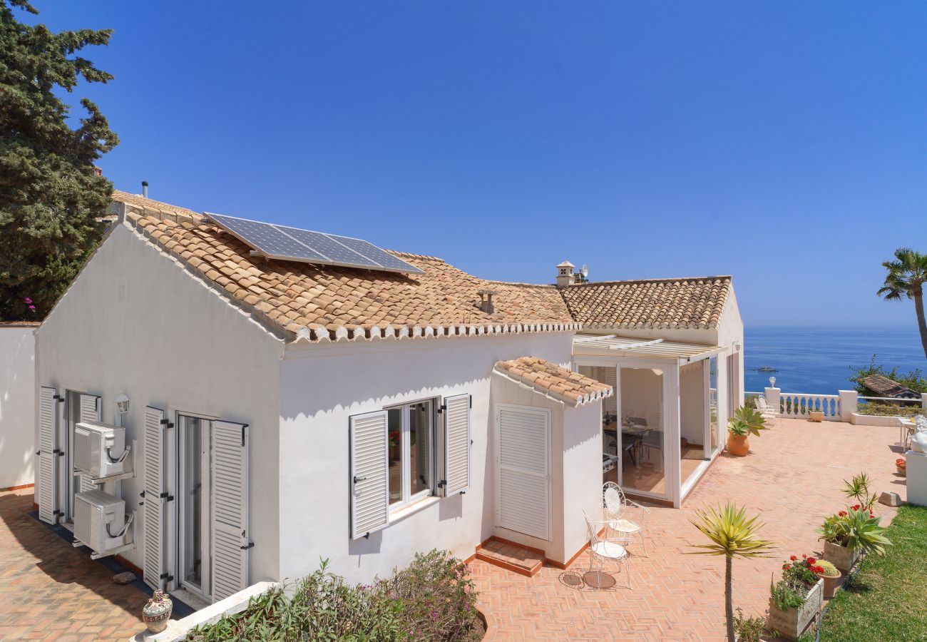 Villa in Almuñecar - Lovely 3 bedroom villa with private pool and lovely views