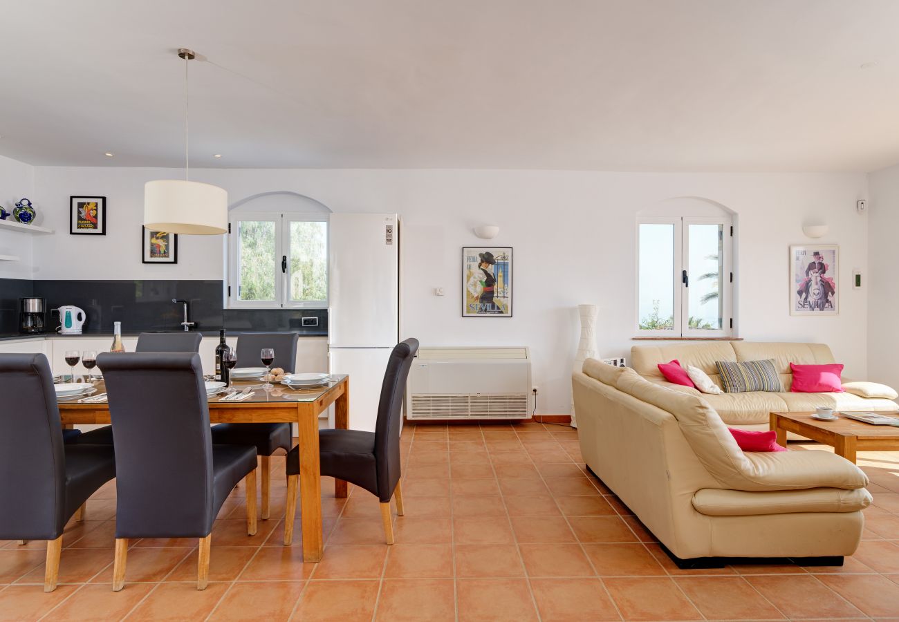 Villa in Almuñecar - Lovely 3 bedroom villa with private pool and lovely views