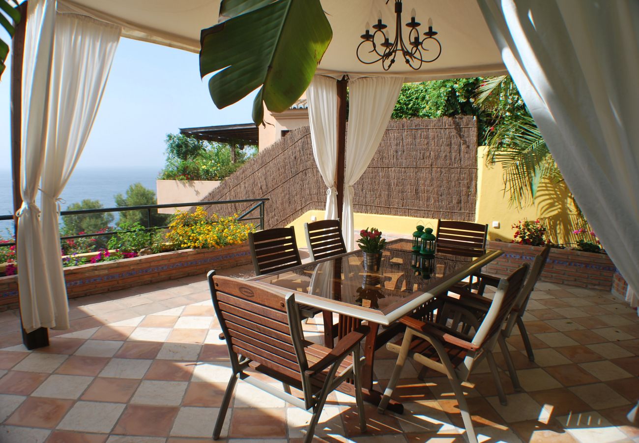 Villa in La Herradura - Lovely 3 bedroom house with stunning views and private pool