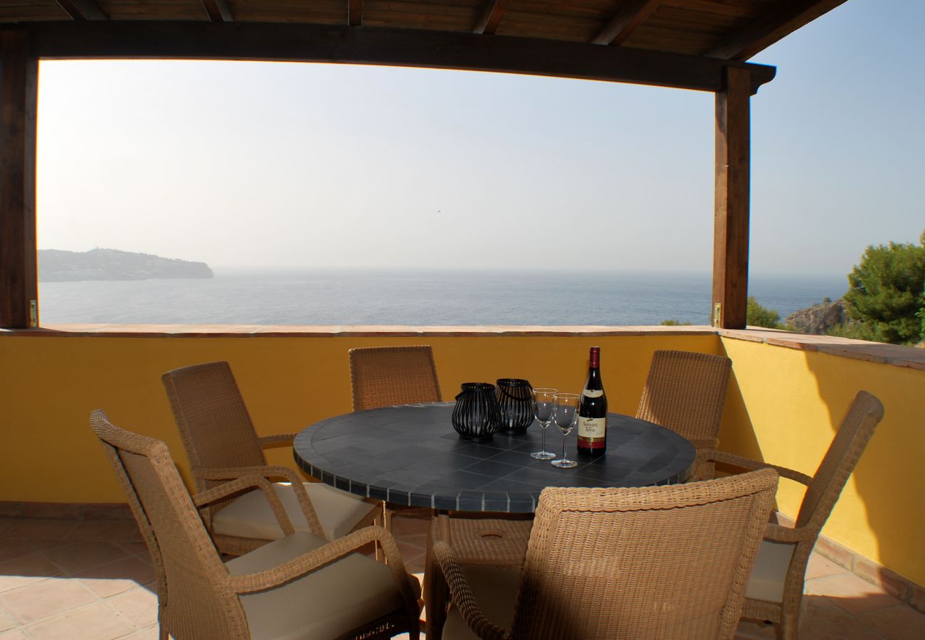 Villa in La Herradura - Lovely 3 bedroom house with stunning views and private pool