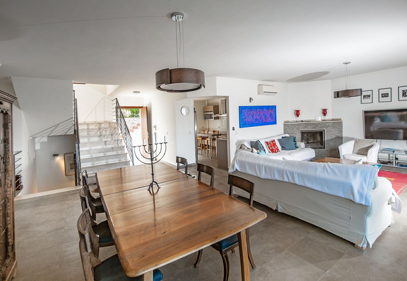 Villa in La Herradura - Breathtaking 5 bedroom, 5 bathroom villa with stunning views and infinity swimming pool.