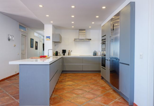 Villa in La Herradura - Lovely 6 bedroom traditional Spanish House with stunning views and private heated pool Villa in La Herradura - Lovely 6 bedroom traditional Spanish House with stunning views and private heated pool