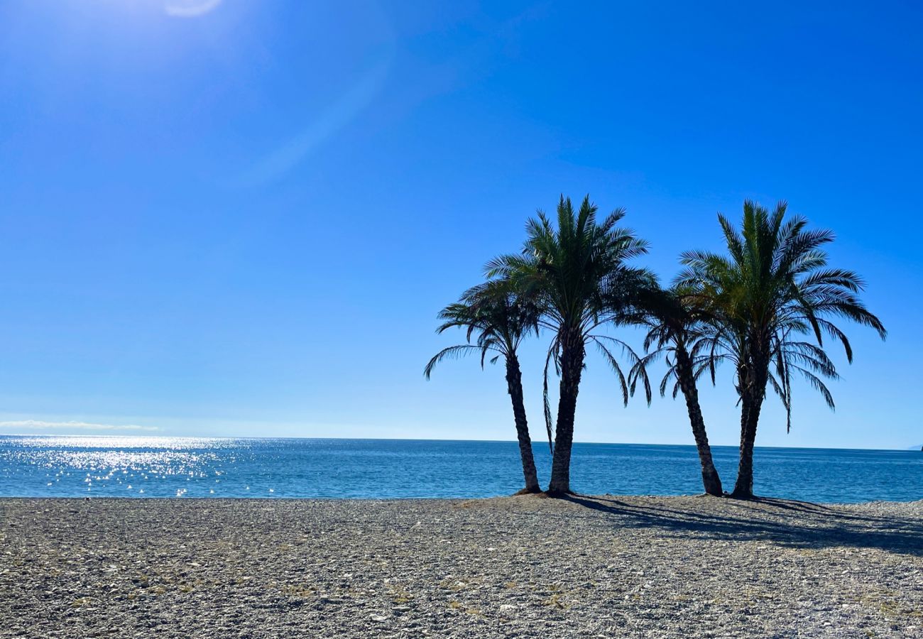 Villa in La Herradura - Lovely 6 bedroom traditional Spanish House with stunning views and private heated pool