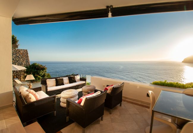 Villa in La Herradura - Amazing luxury 7 bed villa on cliff over sea with private pool, sauna and jacuzzi Villa in La Herradura - Amazing luxury 7 bed villa on cliff over sea with private pool, sauna and jacuzzi