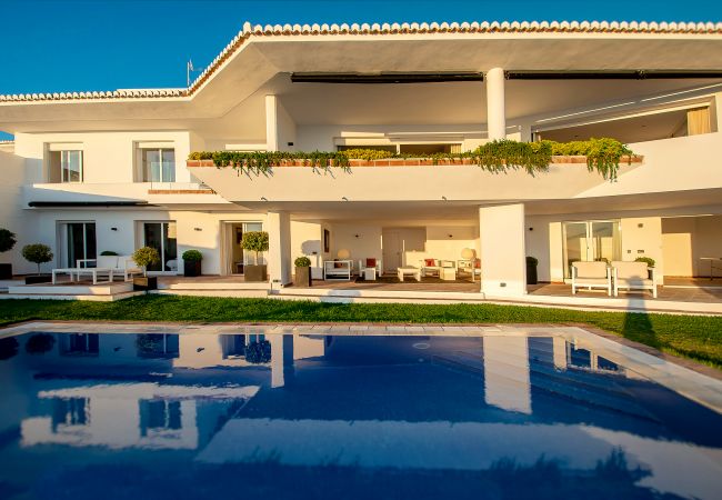 Villa in La Herradura - Amazing luxury 7 bed villa on cliff over sea with private pool, sauna and jacuzzi Villa in La Herradura - Amazing luxury 7 bed villa on cliff over sea with private pool, sauna and jacuzzi