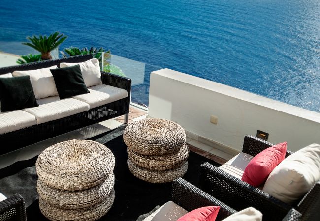 Villa in La Herradura - Amazing luxury 7 bed villa on cliff over sea with private pool, sauna and jacuzzi Villa in La Herradura - Amazing luxury 7 bed villa on cliff over sea with private pool, sauna and jacuzzi
