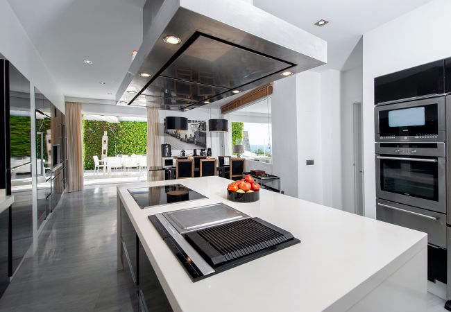 Villa in La Herradura - Amazing luxury 7 bed villa on cliff over sea with private pool, sauna and jacuzzi Villa in La Herradura - Amazing luxury 7 bed villa on cliff over sea with private pool, sauna and jacuzzi