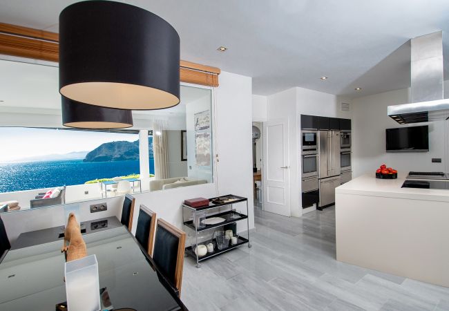 Villa in La Herradura - Amazing luxury 7 bed villa on cliff over sea with private pool, sauna and jacuzzi Villa in La Herradura - Amazing luxury 7 bed villa on cliff over sea with private pool, sauna and jacuzzi