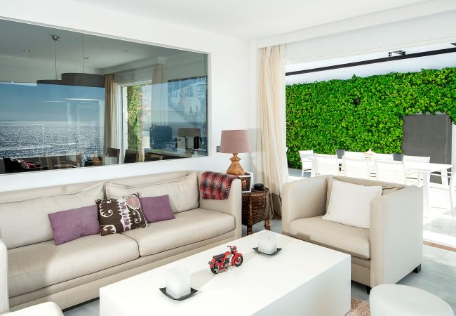 Villa in La Herradura - Amazing luxury 7 bed villa on cliff over sea with private pool, sauna and jacuzzi Villa in La Herradura - Amazing luxury 7 bed villa on cliff over sea with private pool, sauna and jacuzzi