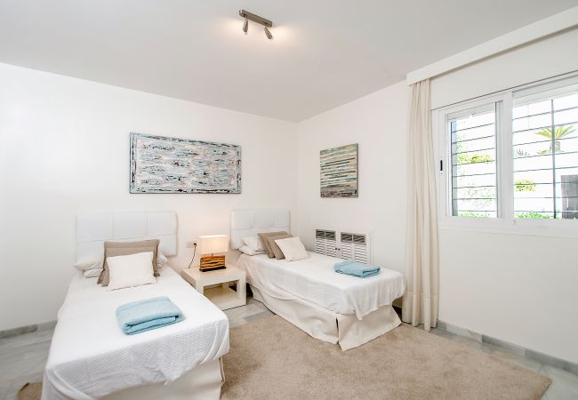 Villa in La Herradura - Amazing luxury 7 bed villa on cliff over sea with private pool, sauna and jacuzzi Villa in La Herradura - Amazing luxury 7 bed villa on cliff over sea with private pool, sauna and jacuzzi