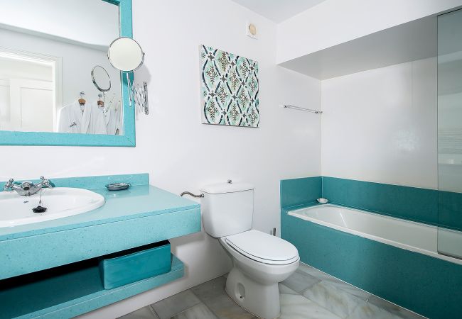 Villa in La Herradura - Amazing luxury 7 bed villa on cliff over sea with private pool, sauna and jacuzzi Villa in La Herradura - Amazing luxury 7 bed villa on cliff over sea with private pool, sauna and jacuzzi