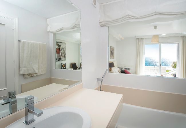 Villa in La Herradura - Amazing luxury 7 bed villa on cliff over sea with private pool, sauna and jacuzzi Villa in La Herradura - Amazing luxury 7 bed villa on cliff over sea with private pool, sauna and jacuzzi
