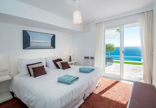 Villa in La Herradura - Amazing luxury 7 bed villa on cliff over sea with private pool, sauna and jacuzzi Villa in La Herradura - Amazing luxury 7 bed villa on cliff over sea with private pool, sauna and jacuzzi