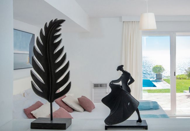 Villa in La Herradura - Amazing luxury 7 bed villa on cliff over sea with private pool, sauna and jacuzzi Villa in La Herradura - Amazing luxury 7 bed villa on cliff over sea with private pool, sauna and jacuzzi