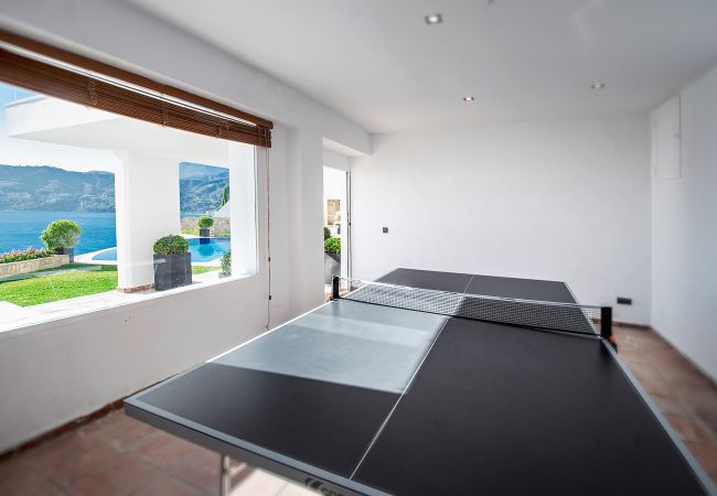Villa in La Herradura - Amazing luxury 7 bed villa on cliff over sea with private pool, sauna and jacuzzi Villa in La Herradura - Amazing luxury 7 bed villa on cliff over sea with private pool, sauna and jacuzzi