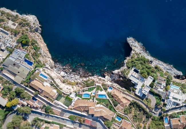 Villa in La Herradura - Amazing luxury 7 bed villa on cliff over sea with private pool, sauna and jacuzzi Villa in La Herradura - Amazing luxury 7 bed villa on cliff over sea with private pool, sauna and jacuzzi