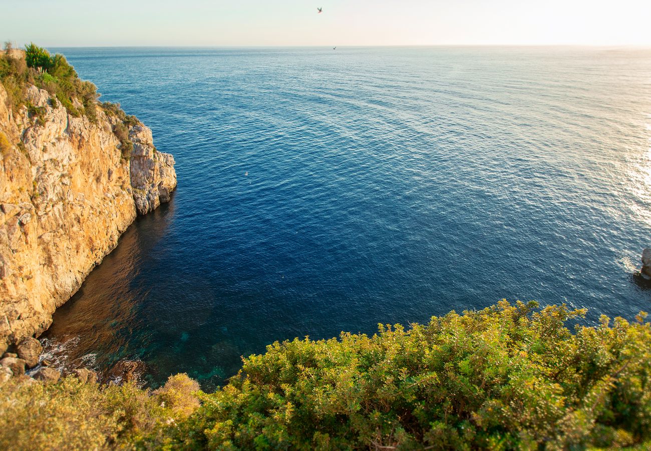 Villa in La Herradura - Amazing luxury 7 bed villa on cliff over sea with private pool, sauna and jacuzzi