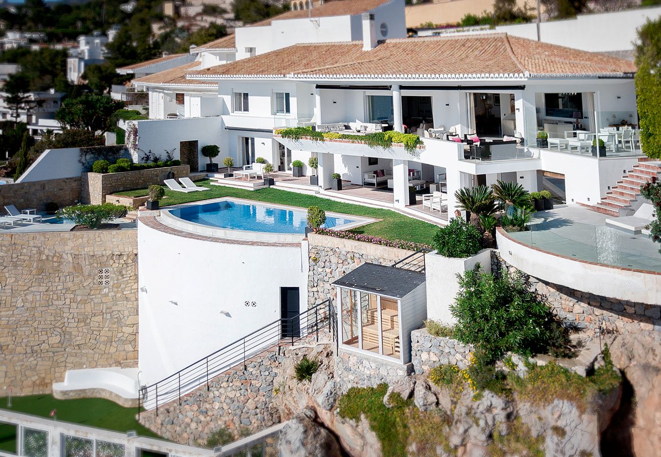Villa in La Herradura - Amazing luxury 7 bed villa on cliff over sea with private pool, sauna and jacuzzi