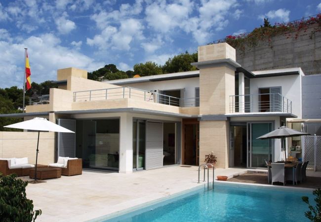 Villa/Dettached house in La Herradura - Stunning 6 bed villa with stunning viws and private pool