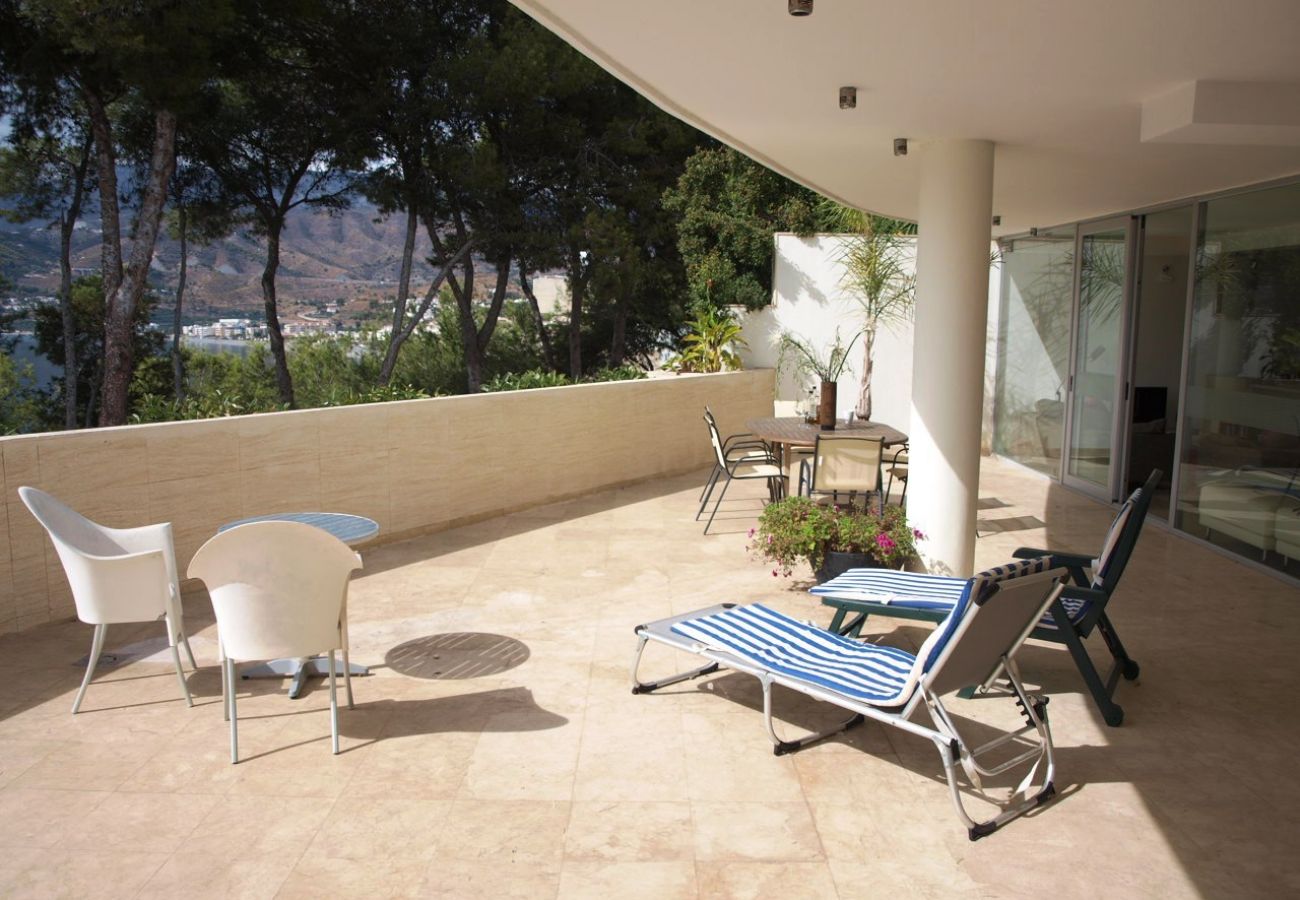 Apartment in La Herradura - Stunning 3 bed apartment with views and short walk to beach