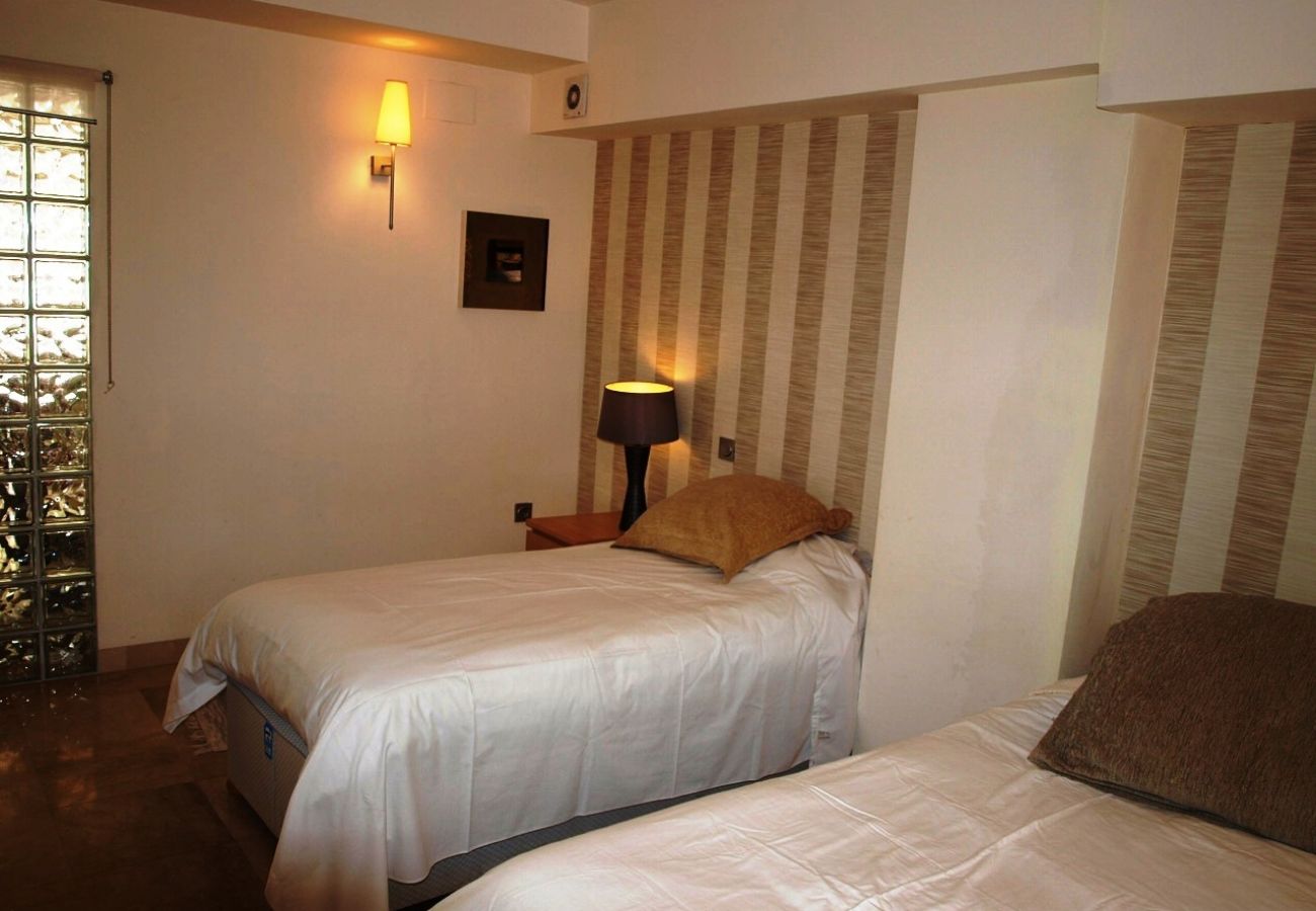 Apartment in La Herradura - Stunning 3 bed apartment with views and short walk to beach