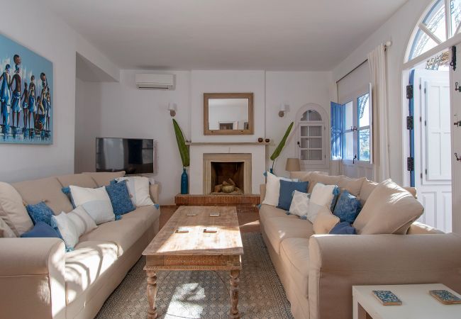 Villa in Almuñecar - Amazing 6 bed villa with private pool and views Villa in Almuñecar - Amazing 6 bed villa with private pool and views