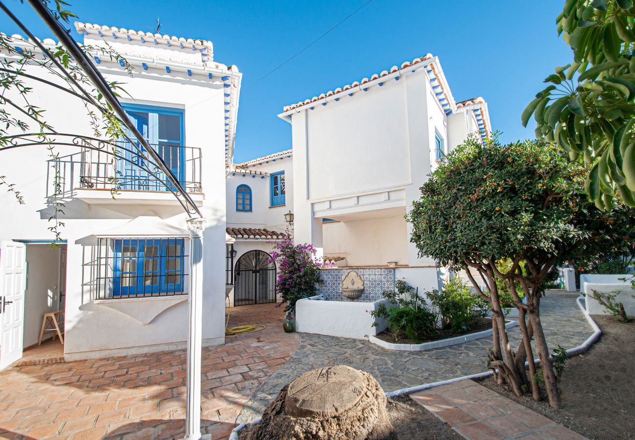 Villa in Almuñecar - Amazing 6 bed villa with private pool and views