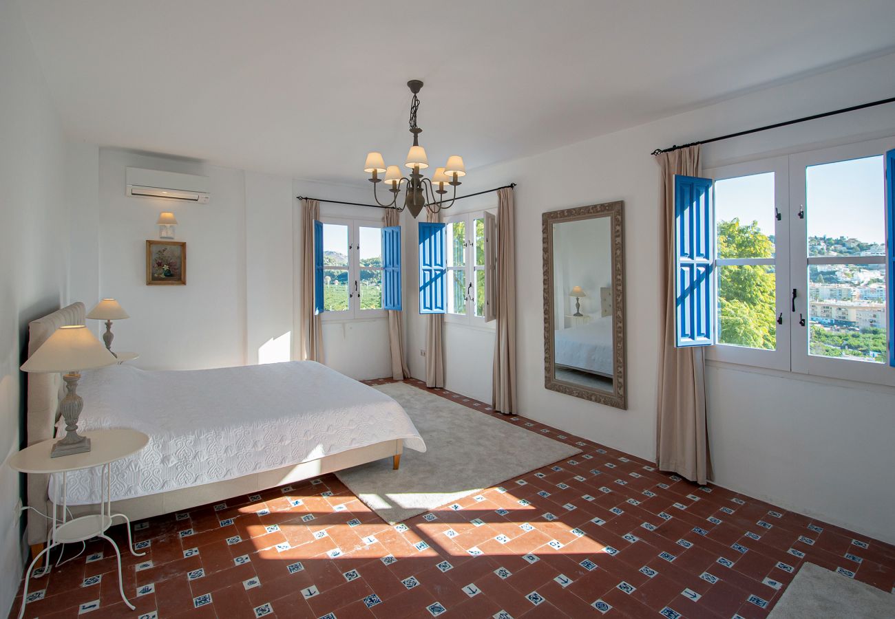 Villa in Almuñecar - Amazing 6 bed villa with private pool and views