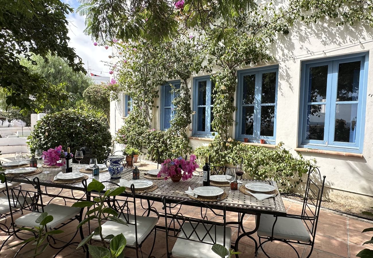 Villa in Almuñecar - Amazing 6 bed villa with private pool and views