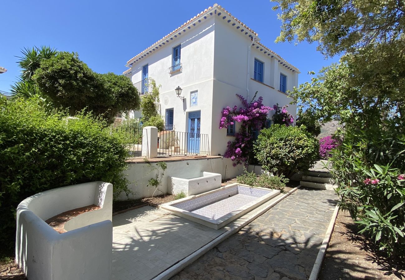 Villa in Almuñecar - Amazing 6 bed villa with private pool and views