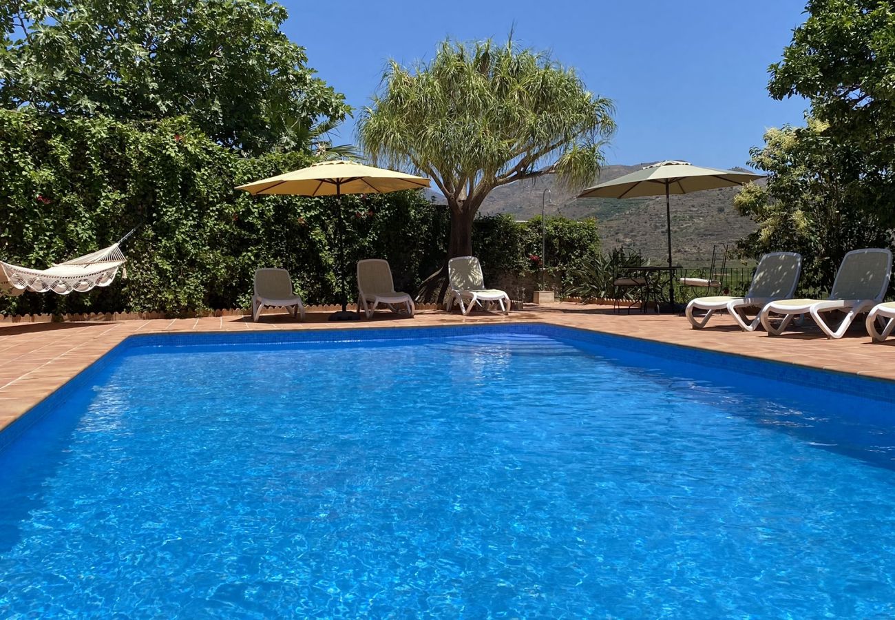 Villa in Almuñecar - Amazing 6 bed villa with private pool and views
