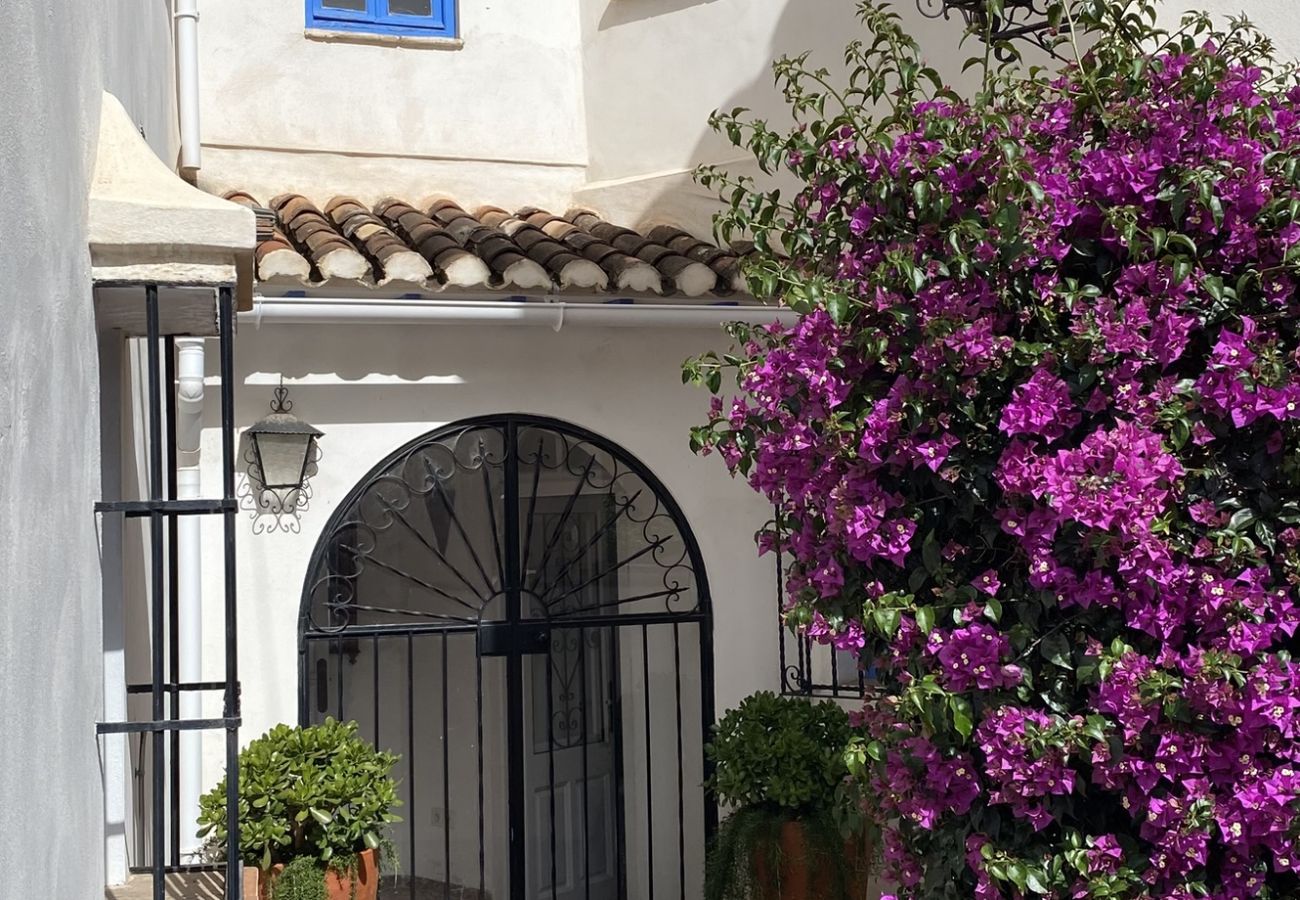 Villa in Almuñecar - Amazing 6 bed villa with private pool and views