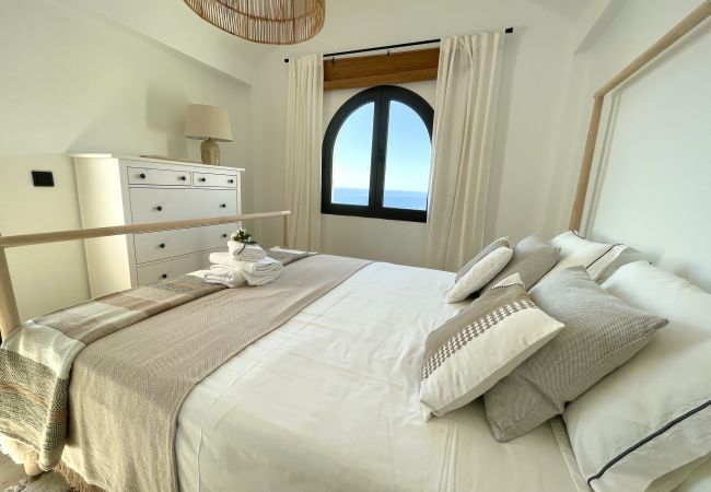 House in La Herradura - Stunning 3 bedroom house with communal pool and views House in La Herradura - Stunning 3 bedroom house with communal pool and views