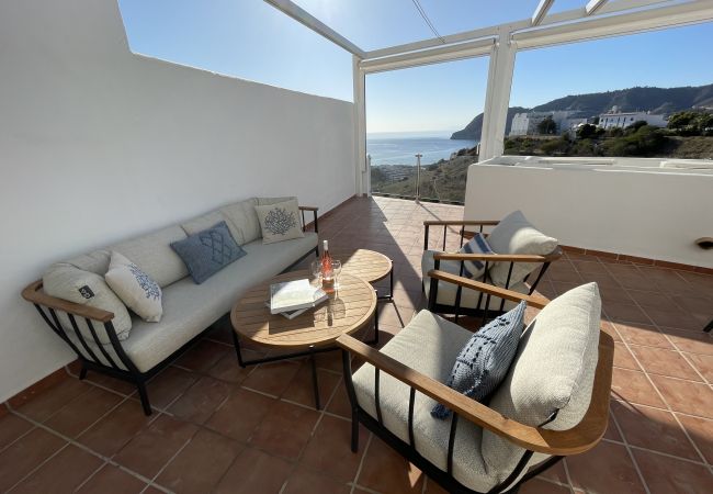 House in La Herradura - Stunning 3 bedroom house with communal pool and views House in La Herradura - Stunning 3 bedroom house with communal pool and views