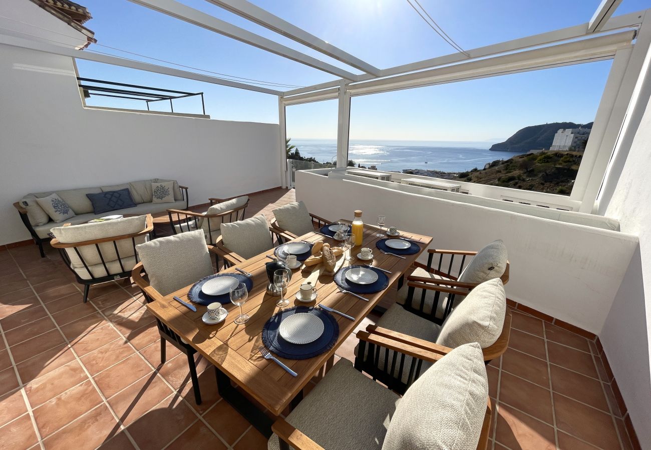 House in La Herradura - Stunning 3 bedroom house with communal pool and views